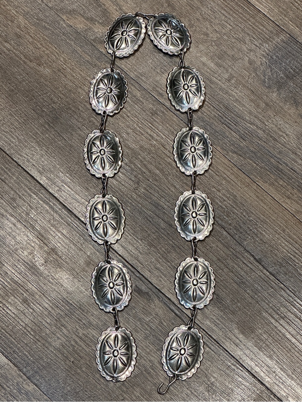 Vintage Silver Tone Concho Belt Southwestern Scalloped Oval Sunburst Chain 33”